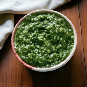 Pesto de fanes de radis